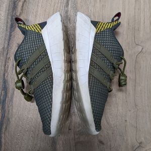 Adidas kids unisex Questar sneakers